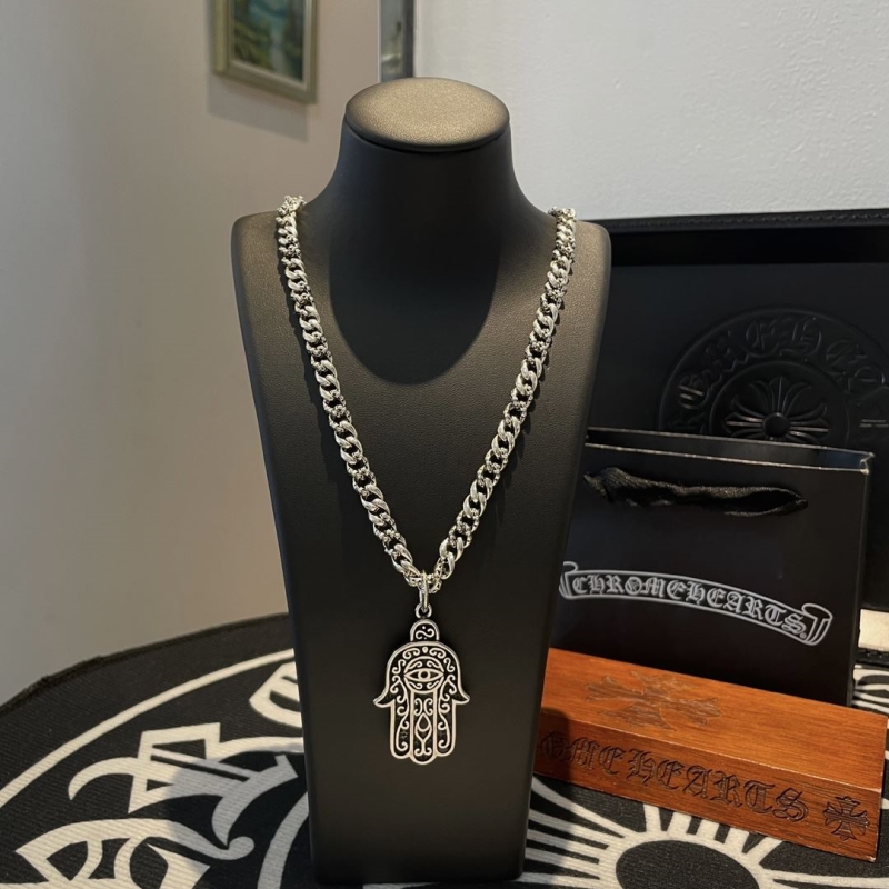 Ch**me He**ts necklaces